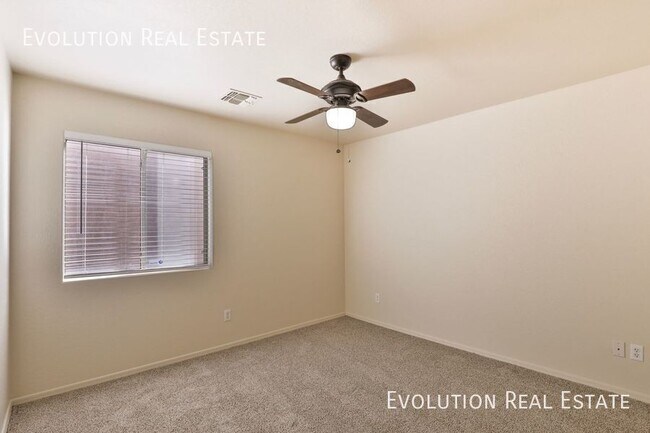 Building Photo - 1561 Maddison Cir