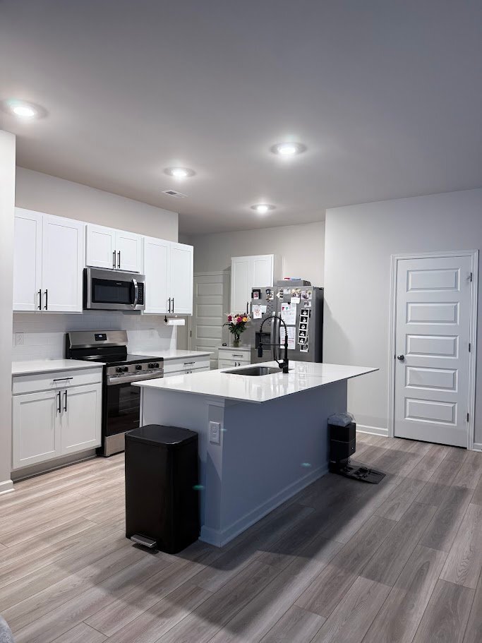 Building Photo - 773 Moray Ln