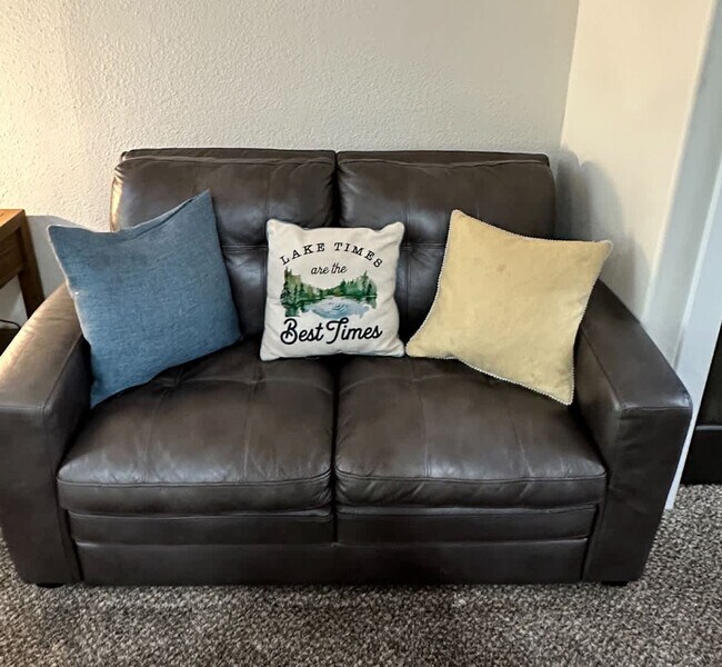 Building Photo - 712 Broken Rein Rd