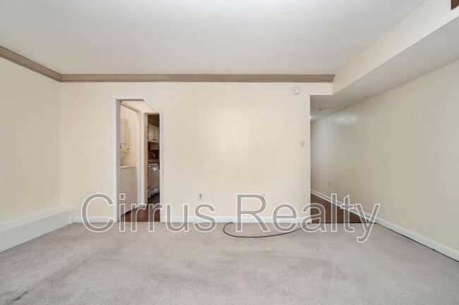 Building Photo - 9 Towne Square Dr