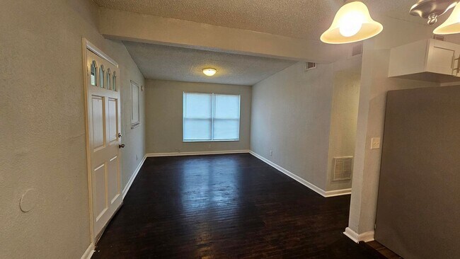 Building Photo - 3912 Robert C Weaver Dr