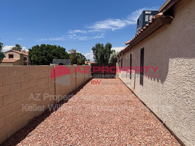 Building Photo - 5431 W Cochise Dr