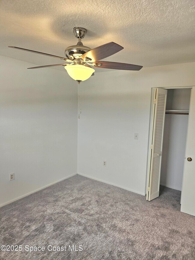 Building Photo - 1095 N Hwy A1A