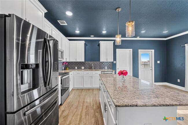 Building Photo - 1526 Black Kettle Trl