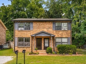 Building Photo - Awesome 2BE/1.5BA duplex in fantastic location in Nashville!