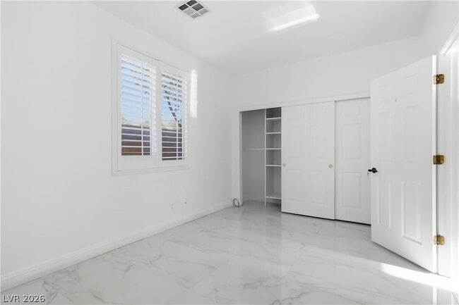 Building Photo - 9983 Canyon Peak Dr