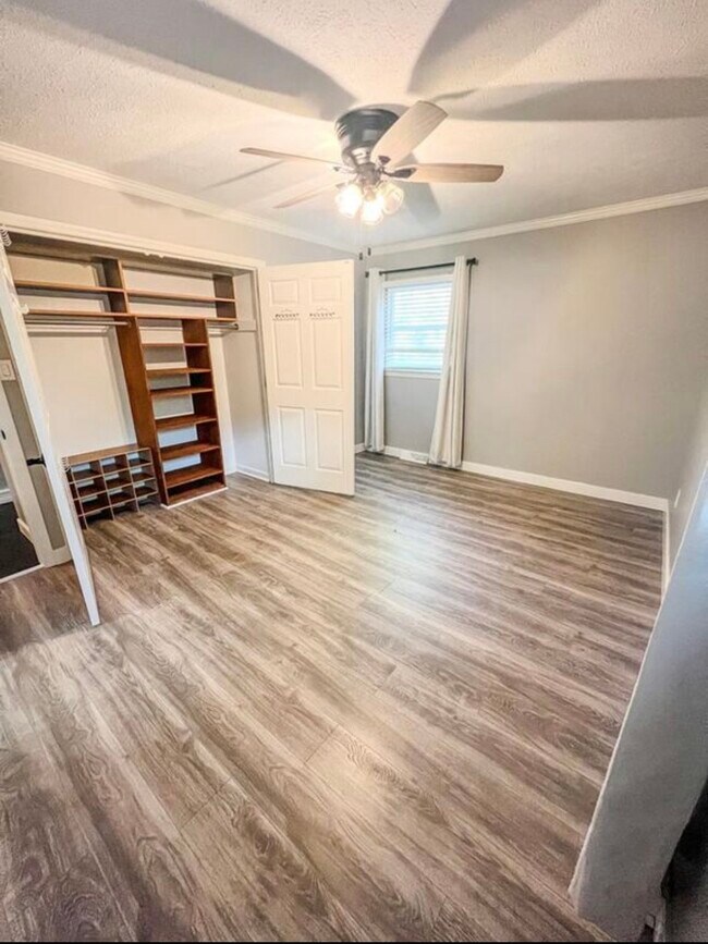 Building Photo - 130 Huntington Pl