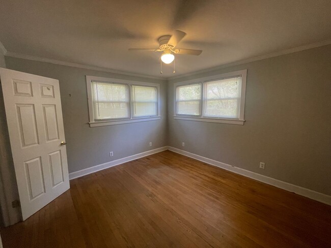 Building Photo - 3 Bedroom 2 Bathroom House with Bonus  Room
