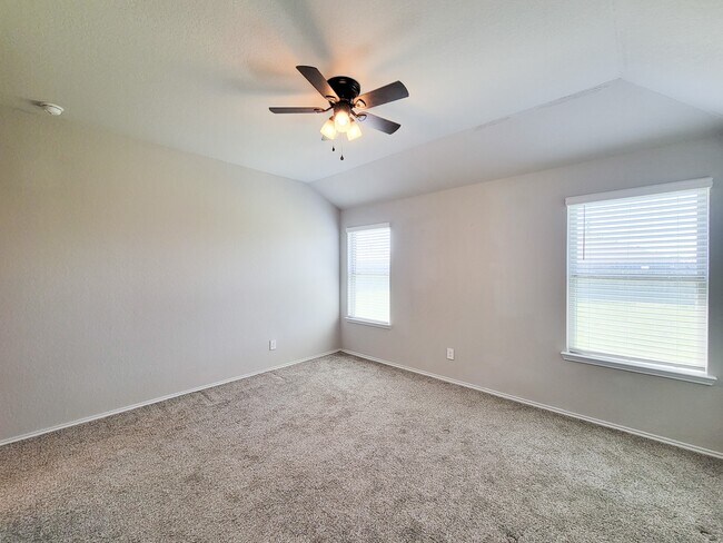 Building Photo - 21344 Pne Ml Dr