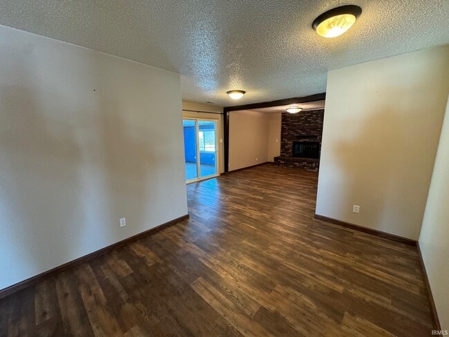 Building Photo - 10521 Bethel Rd