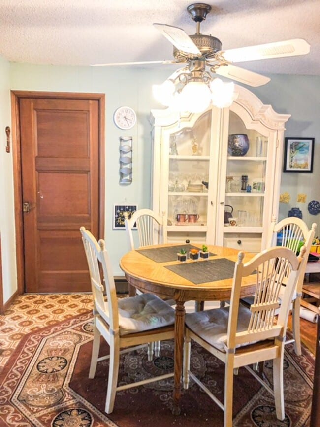 Building Photo - Great location in Milwaukie, OR! 3 bedroom...