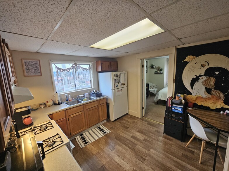 Building Photo - 125 Lorentz St