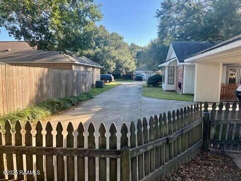 Building Photo - 115 Meadow Glen Dr