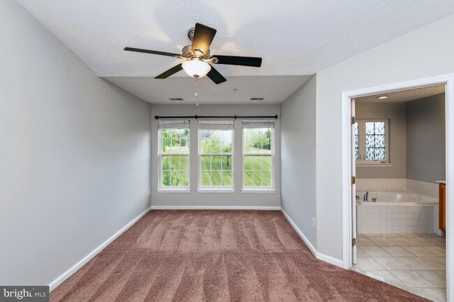 Building Photo - 1442 Pangbourne Way