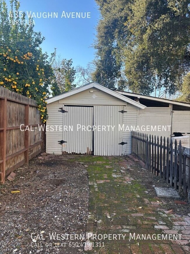 Building Photo - 435 Vaughn Ave