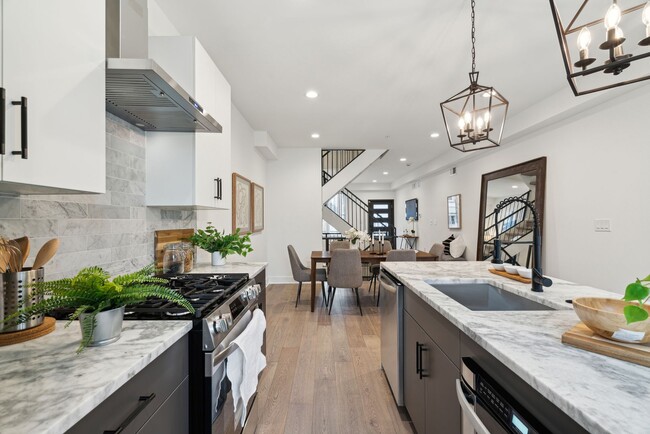 Building Photo - Brand New Townhome in Brewerytown