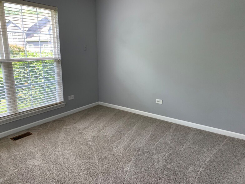 Building Photo - 1098 Camden Ct