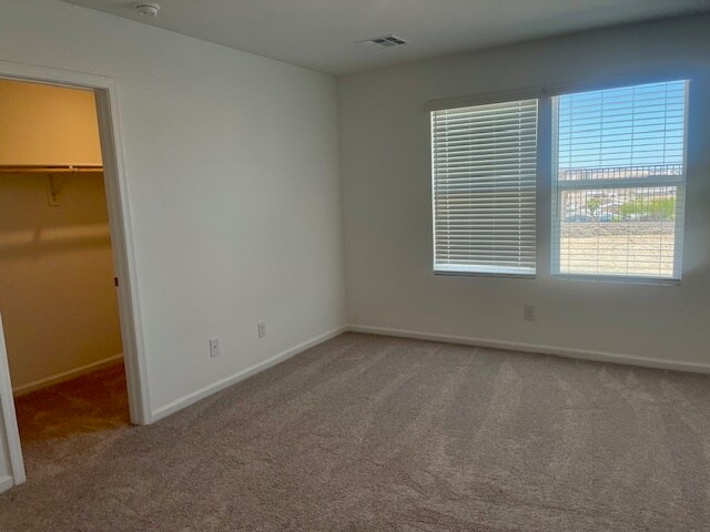 Building Photo - 2435 Vista del Oro