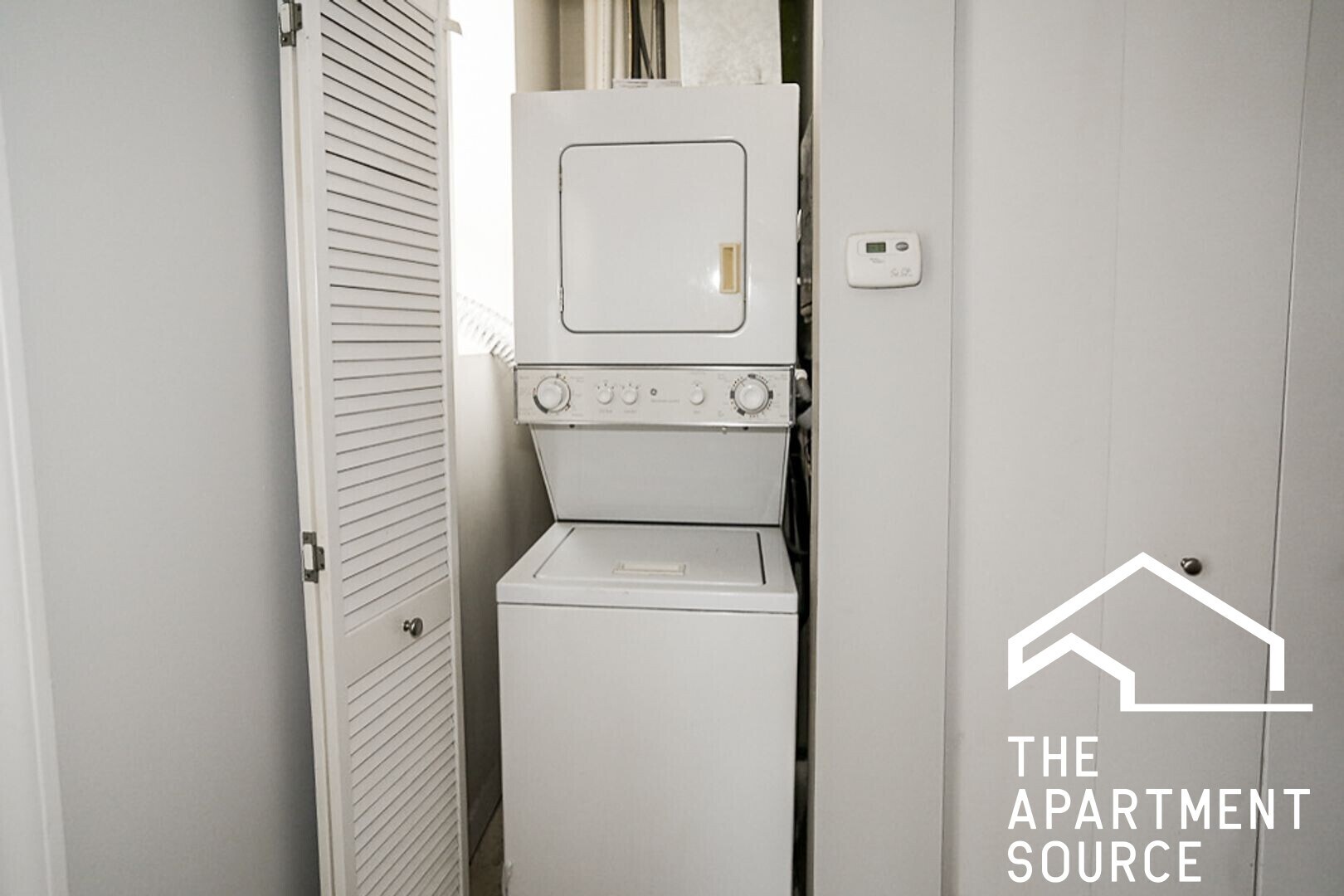 Building Photo - 3854 N Southport Ave