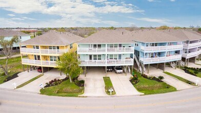 Building Photo - 709 N Bayshore Dr