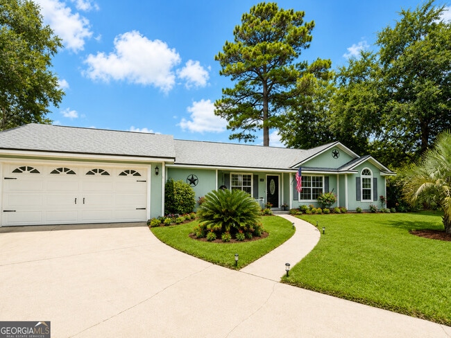 Building Photo - 102 Summer Dr