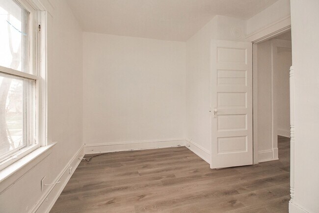 Building Photo - 7415 Elton Ave