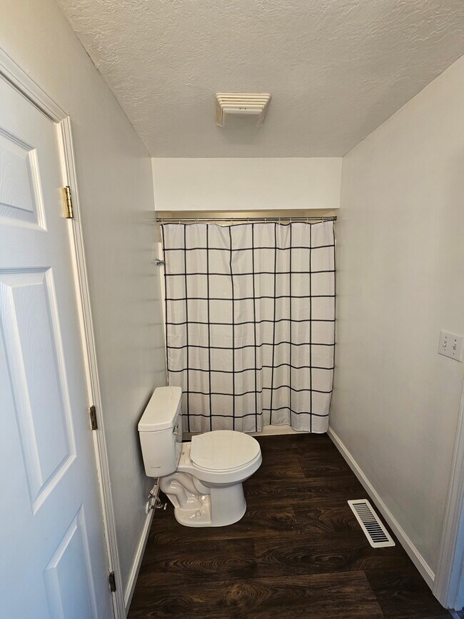 Building Photo - 4426 High School Rd