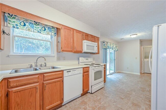 Building Photo - 3991 E Meadow Dr