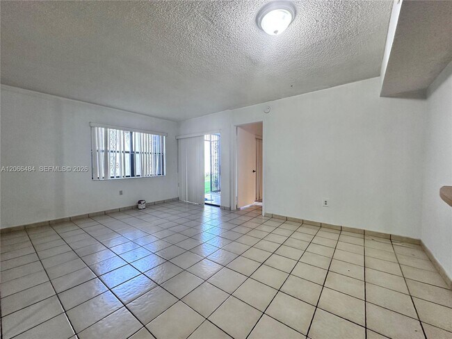Building Photo - 2740 W 63rd Pl