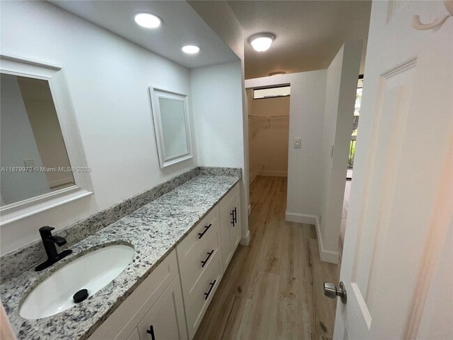 Building Photo - 2961 SW 87th Ave