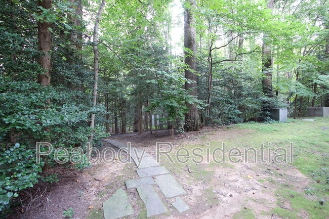Building Photo - 2233 Lovedale Ln