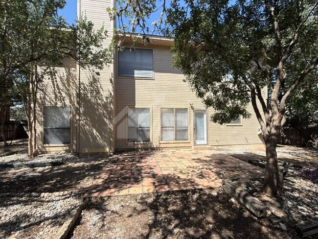 Building Photo - 918 Spring Knoll