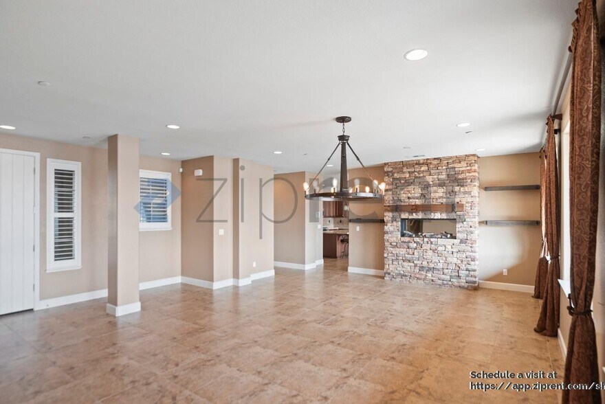 Building Photo - 3998 Chiavari Way