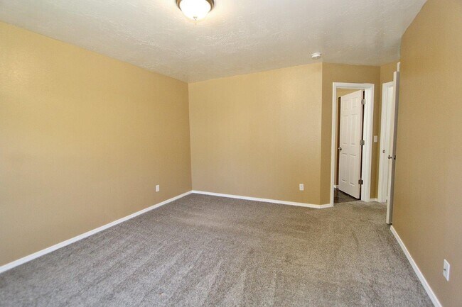 Building Photo - 10016 W Littlewood St