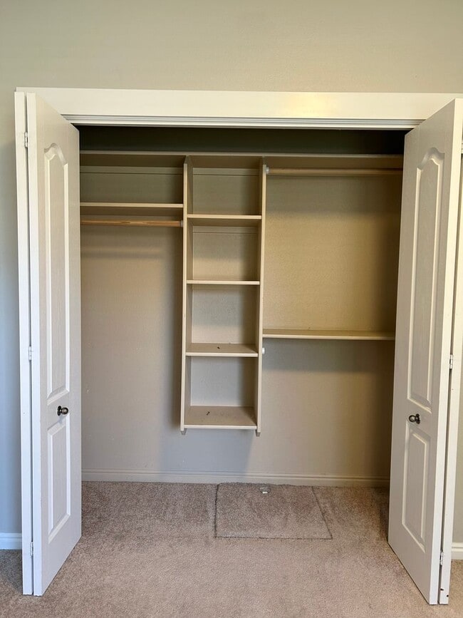 Building Photo - Lochsa Falls 5 Bedroom Home with Private B...