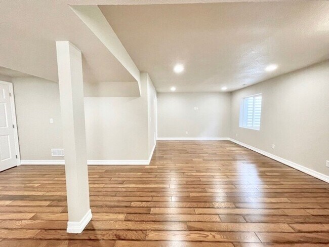 Building Photo - Stunning 4 Bed/4 Bath Home in Banning Lewis Ranch