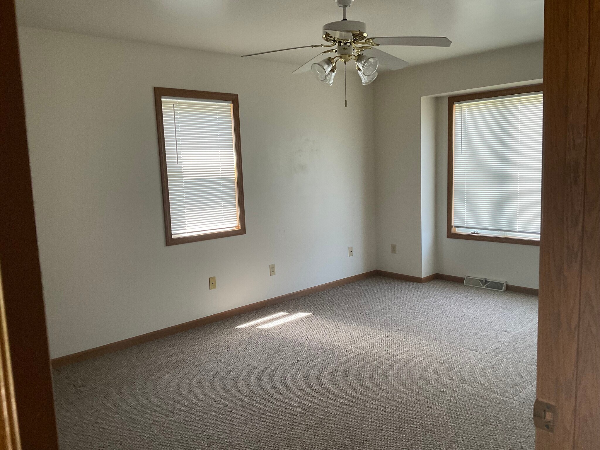 Master Bedroom - 527 Wellington Dr