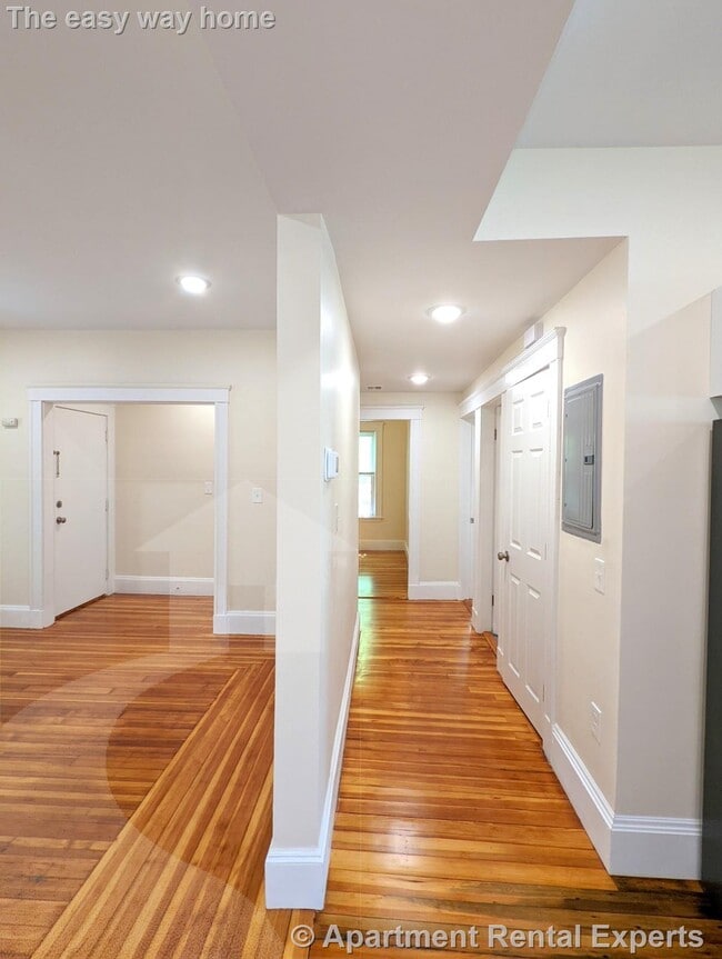 Building Photo - 8-10 Lowell Cir Unit #2