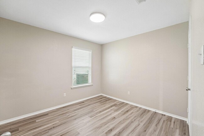 Building Photo - 9209 Bowfield Dr