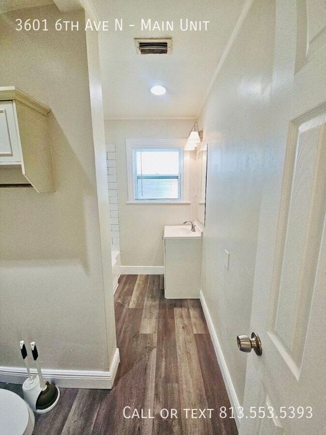 Building Photo - 3601 6th Ave N