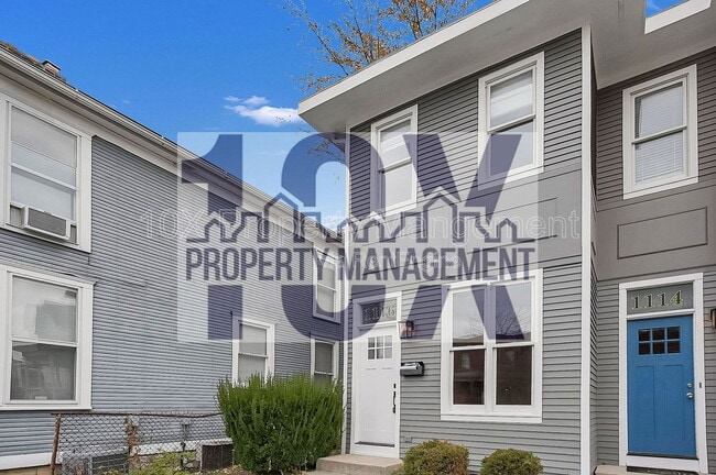 Building Photo - 1116 Summit St