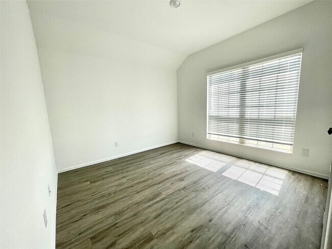 Building Photo - 5011 Viridian Forrest Dr