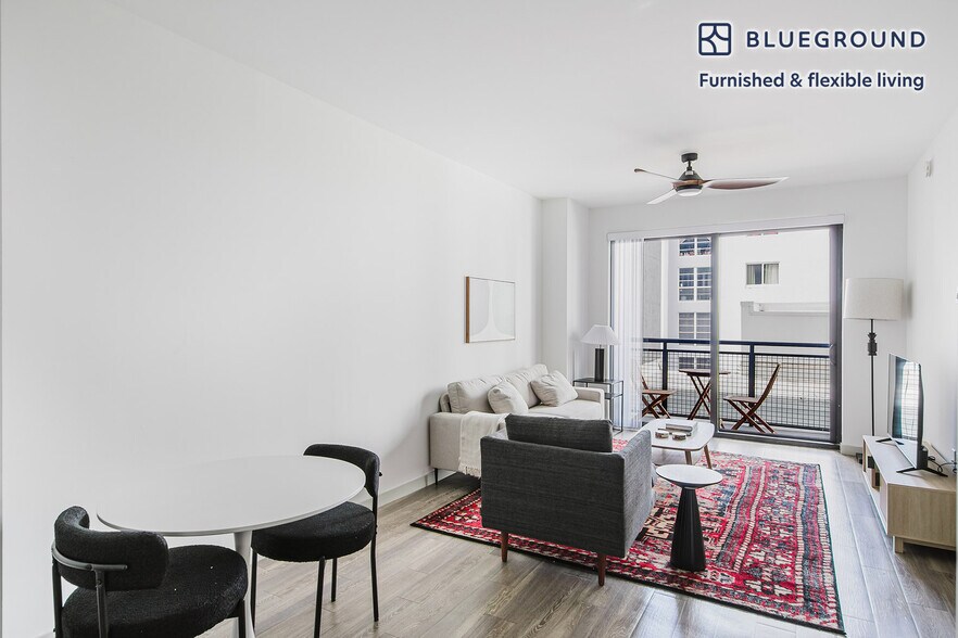 Building Photo - 221 SW 12th St