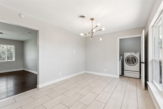 Building Photo - 519 Royal Crest Dr