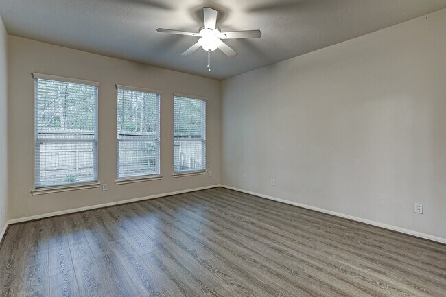 Building Photo - 18 Prairie Oak Dr