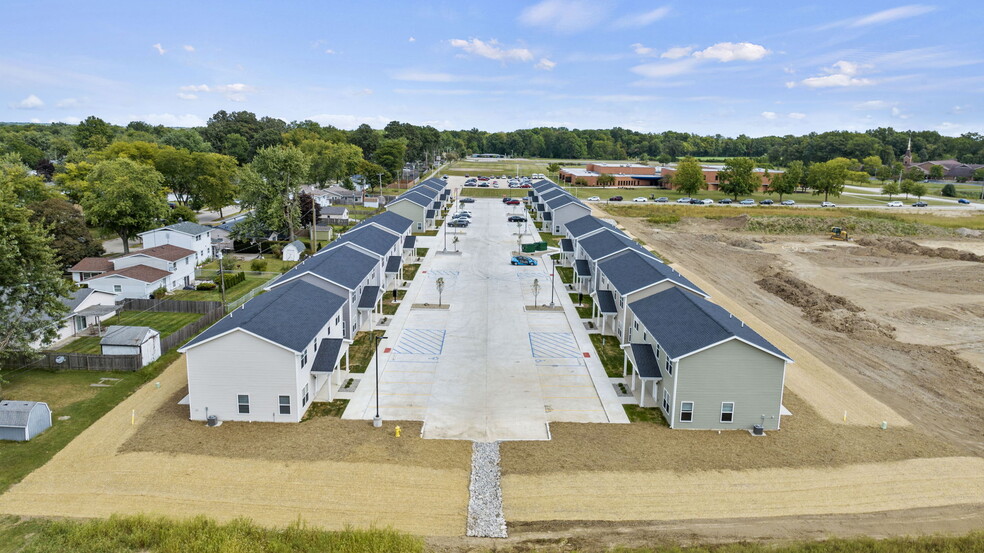 Building Photo - 2193 Galahad Cv