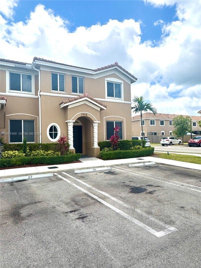 Building Photo - 2418 SE 10th St