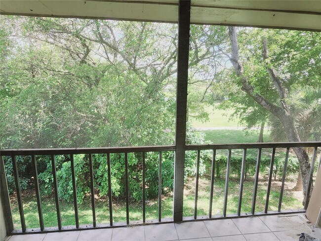 Building Photo - 8000 Fairview Dr