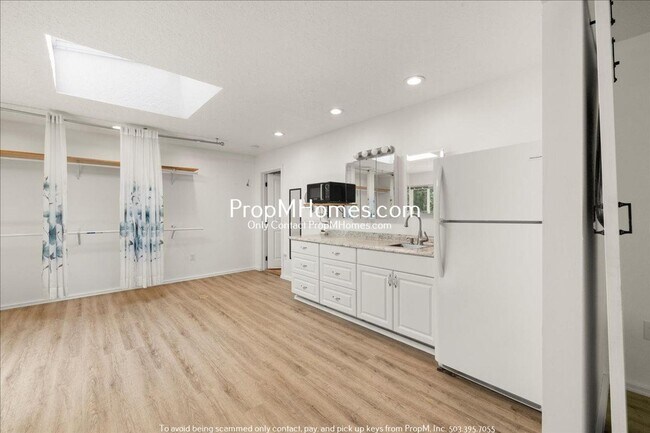 Building Photo - 22665 SW Schaltenbrand Ln