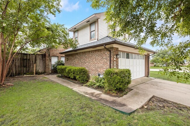 Building Photo - 2100 Stradivarius Ln